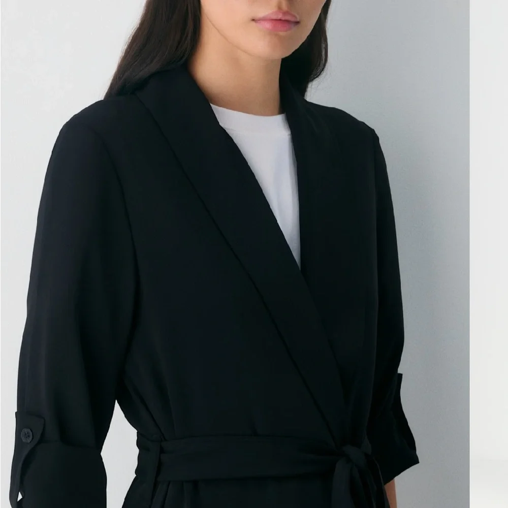 Babaton Black Tunic Top - Picture 4 of 7